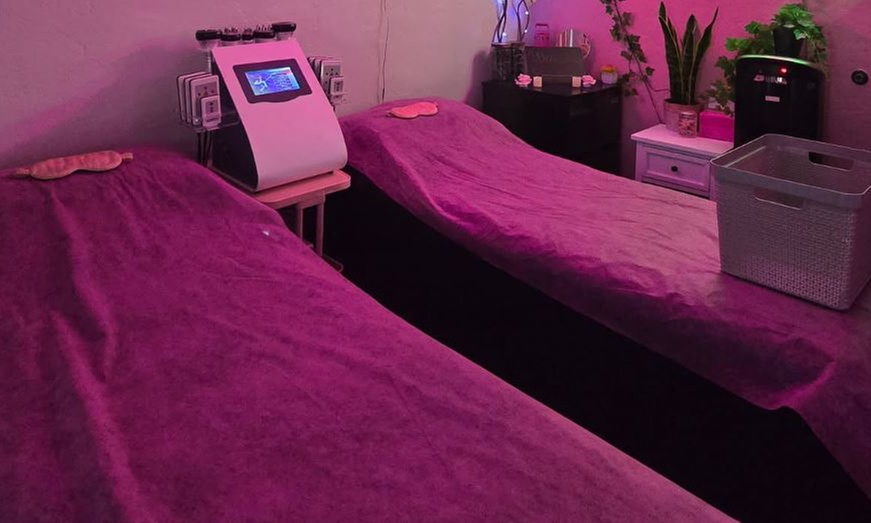 Laser Lipo Sessions With Ultrasound Cavitation Fat Reduction Treatment