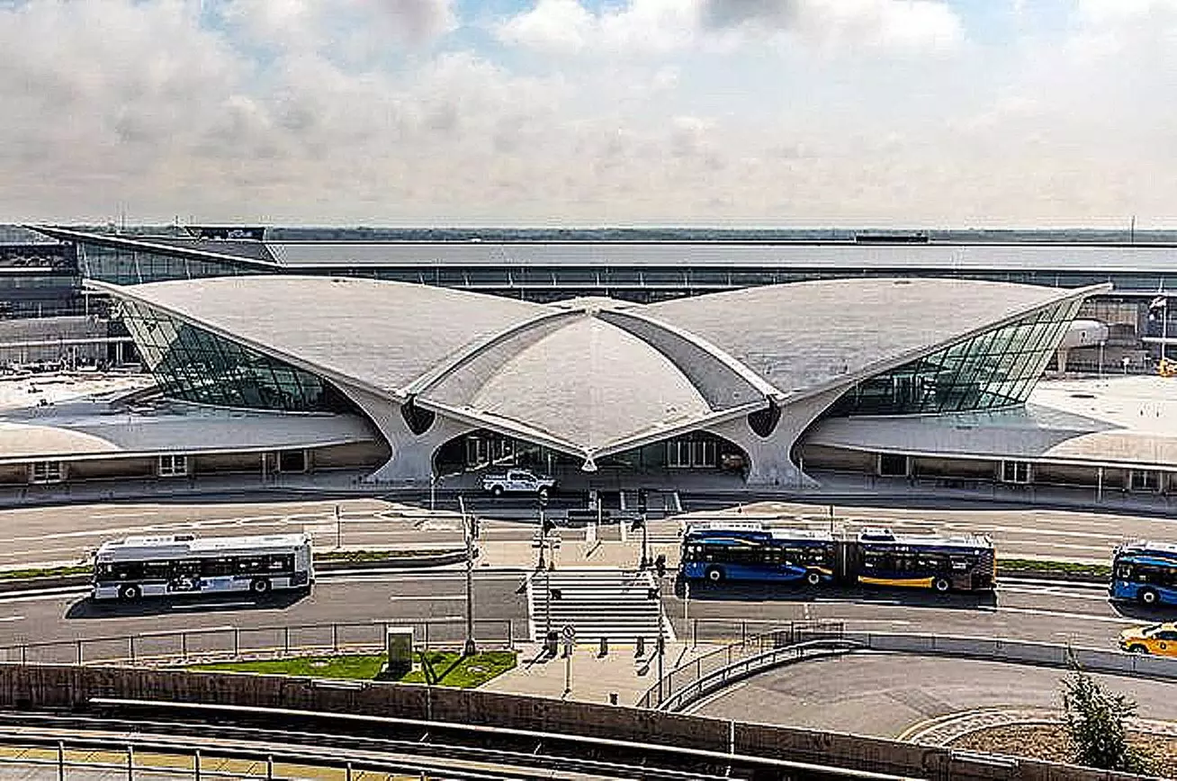 3, 5, 7, or 14 Days of Valet Airport Parking at JFK