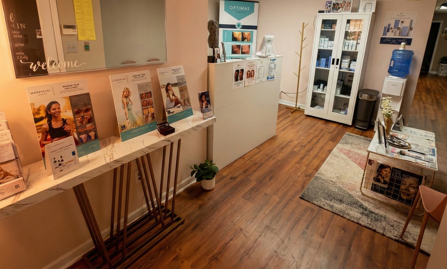 Image 2: Relax Your Skin: 60-minute Swedish, Deep Tissue, or Hot Stone Massage