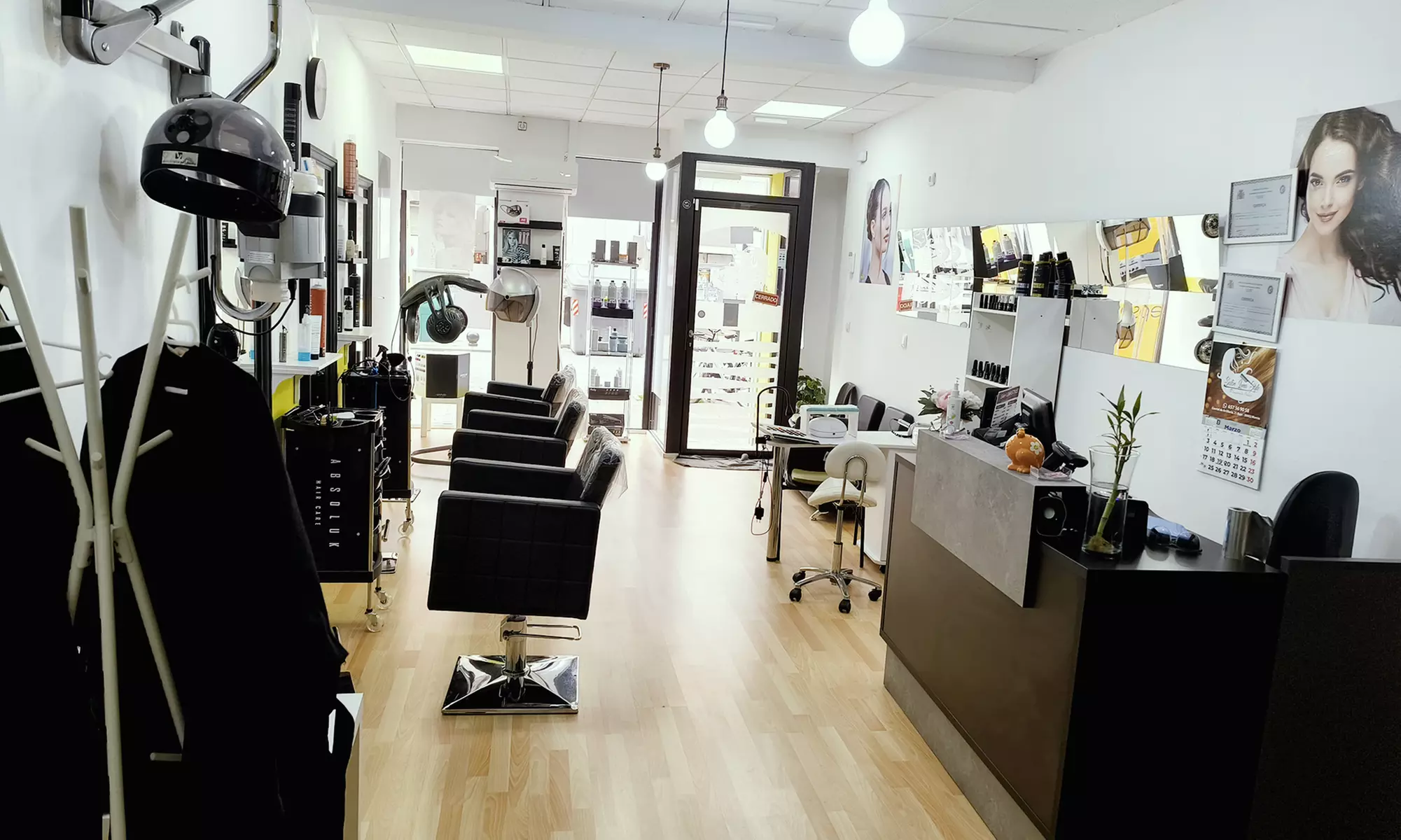 Sesión de peluquería completa con opción a tinte y/o mechas para 1