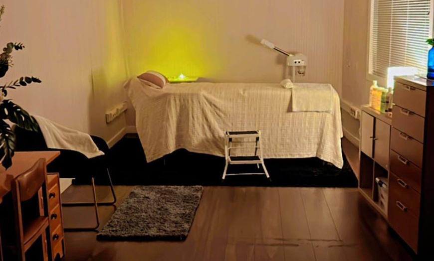 Image 3: 1 o 3 masajes a elegir o ritual de hasta 1 h con bebida y bombones