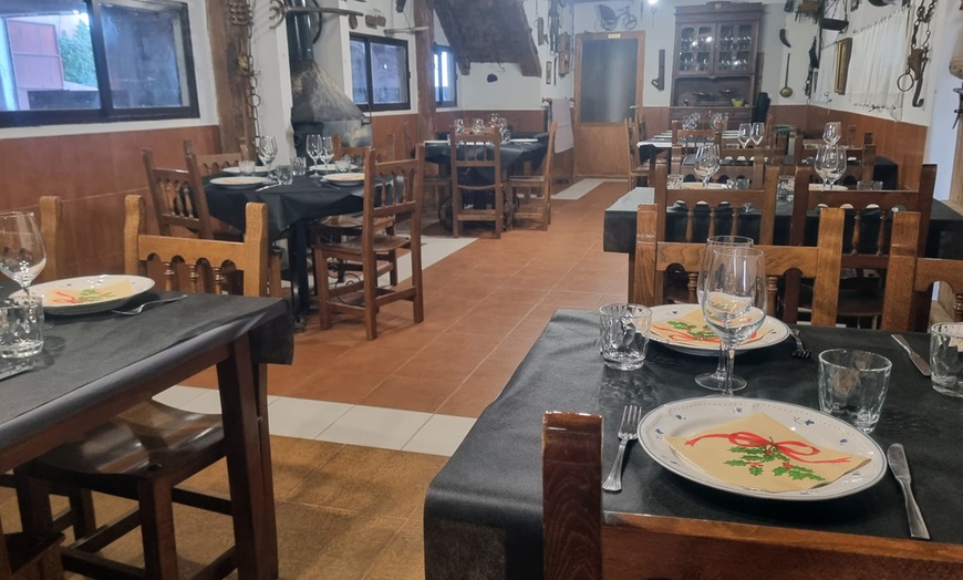 Image 4: Menú de hamburguesa con postre y bebida para 2 o 4 personas