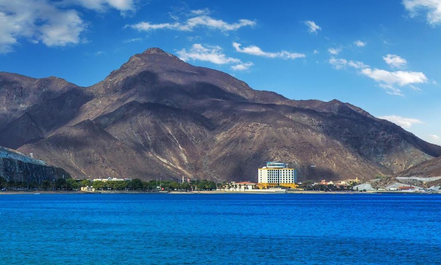 Image 2: Khor Fakkan: One-Night at 4* Resort with Breakfast or Half Board