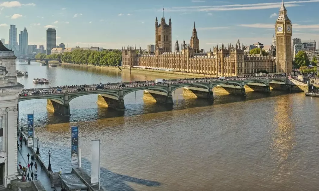 Savor Fillet Steak with Wine for Two or Four in London