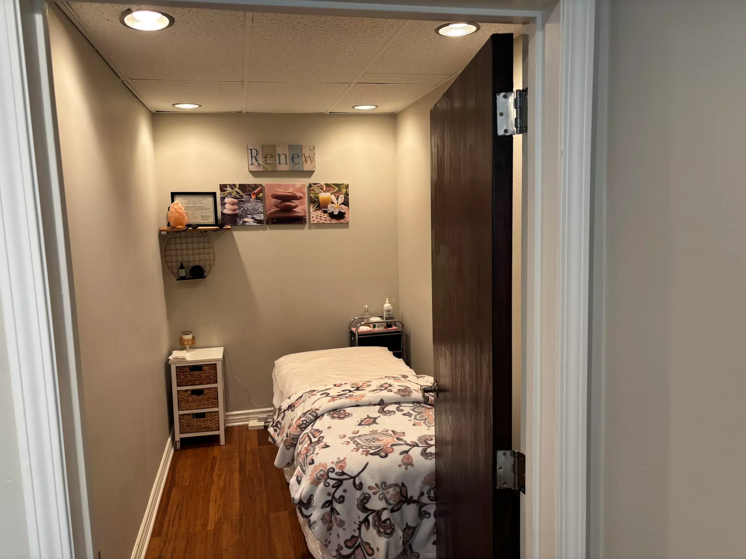 60 or 90-min Swedish, Hot Stone Massage, or Holiday Pampering Package