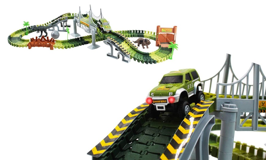 Image 6: DEAO Slot Car Race Track Set