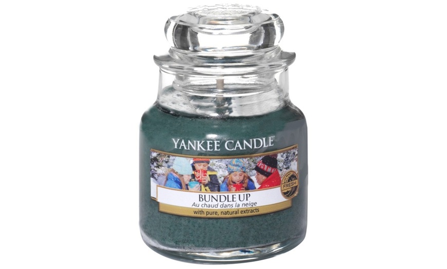 Image 7: Yankee Candle Shade and Jar Set