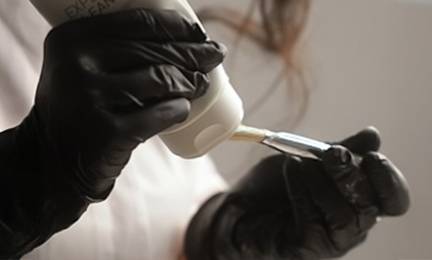 Image 3: Peluquería con corte, peinado y tratamiento a elegir para 1 persona