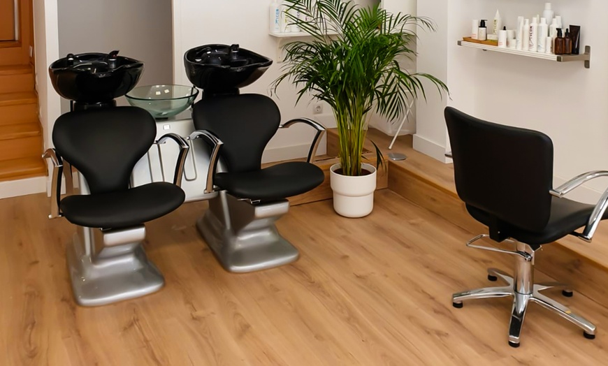 Image 6: Peluquería con lavado, mascarilla, corte y secado, con opción a color