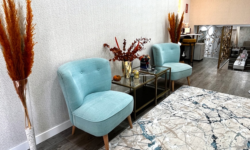 Image 7: Manicura y/o pedicura semipermanente o extensiones de uñas de soft gel