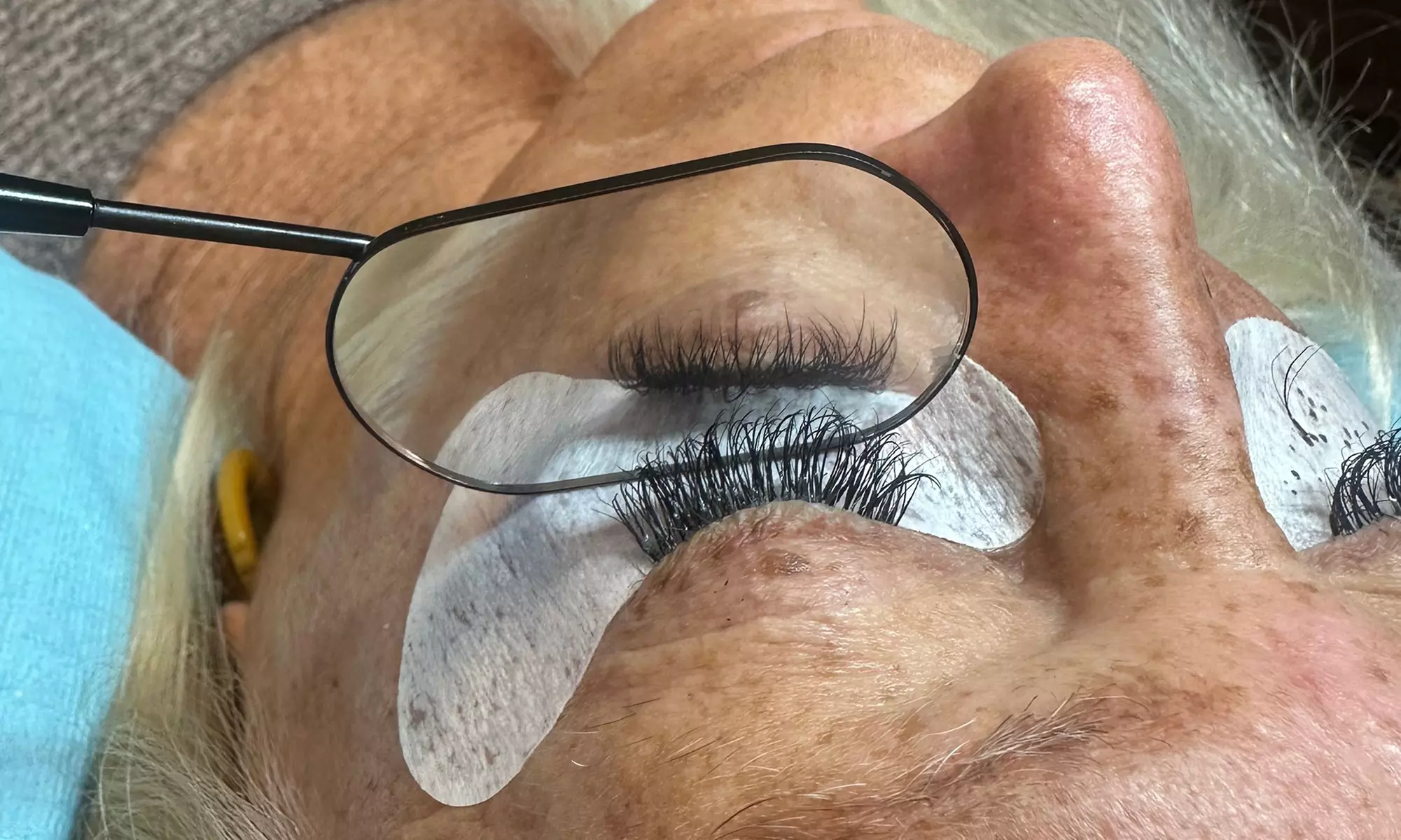 Full Classic, Volume, or Hybrid Set Eyelash Extensions