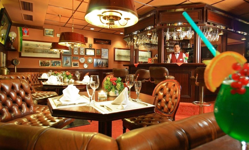 Image 10: Hamburg: 2-3 Nächte mit Frühstück, Late Check-out und Parken