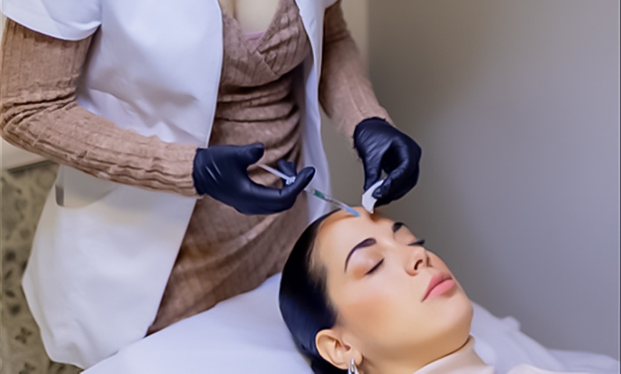 Image 1: Tratamiento reafirmante inyectado en zona a elegir