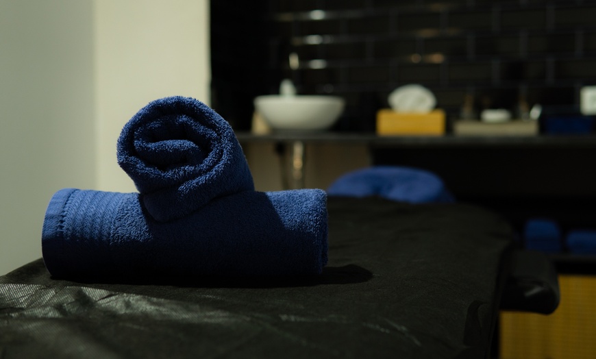 Image 1: Sesión de 30 o 45 minutos con masaje corporal, craneal y facial