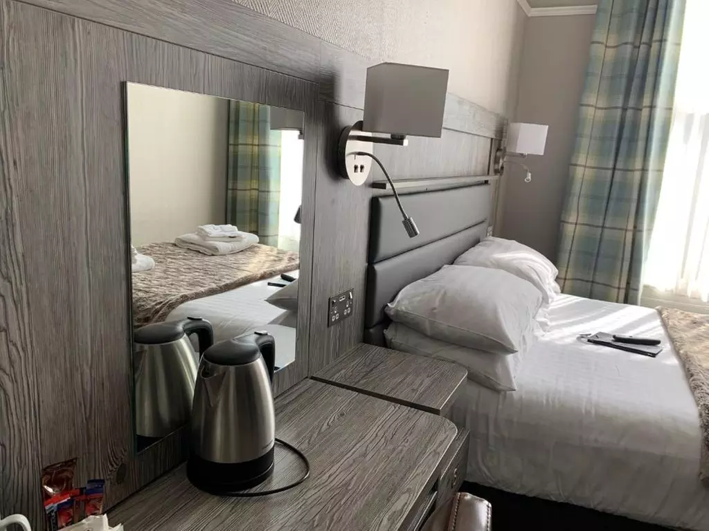 York: Standard Double Room with Breakfast and Parking