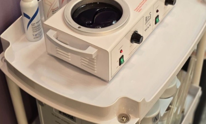 Image 3: Glow Lift Hydro-Facial Packs (Single • Duo) at Dazzling Day Spa
