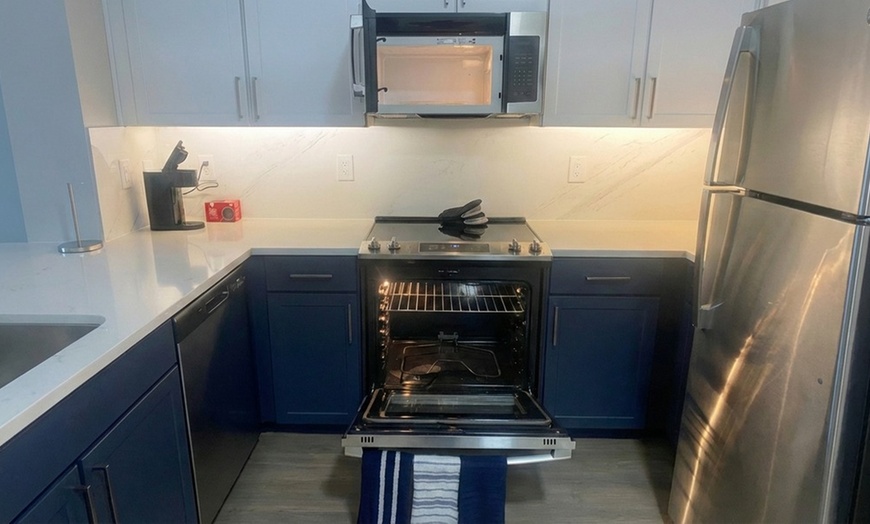 Image 4: 2 Hours of Professional House Cleaning