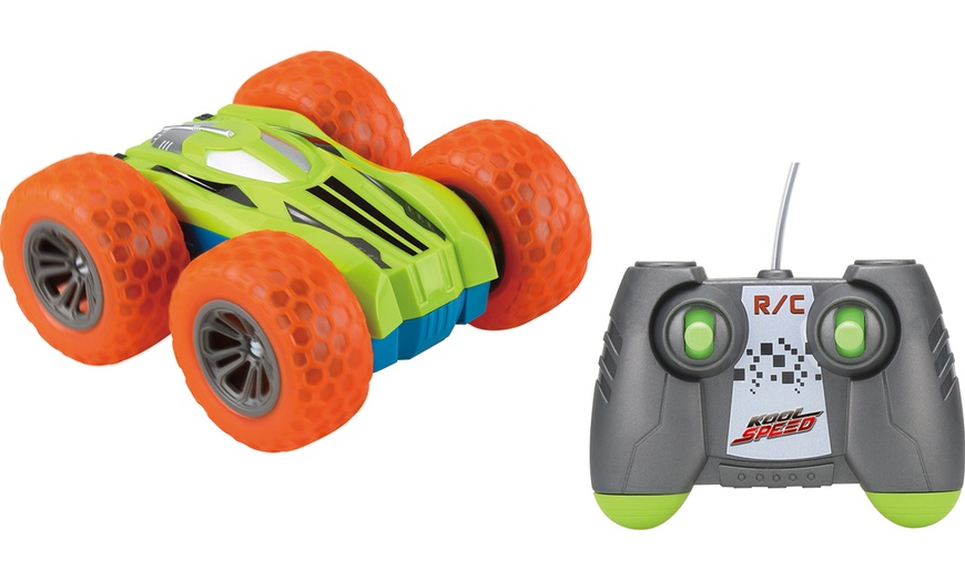 Image 2: RC Light-Up Flip and Spin Car