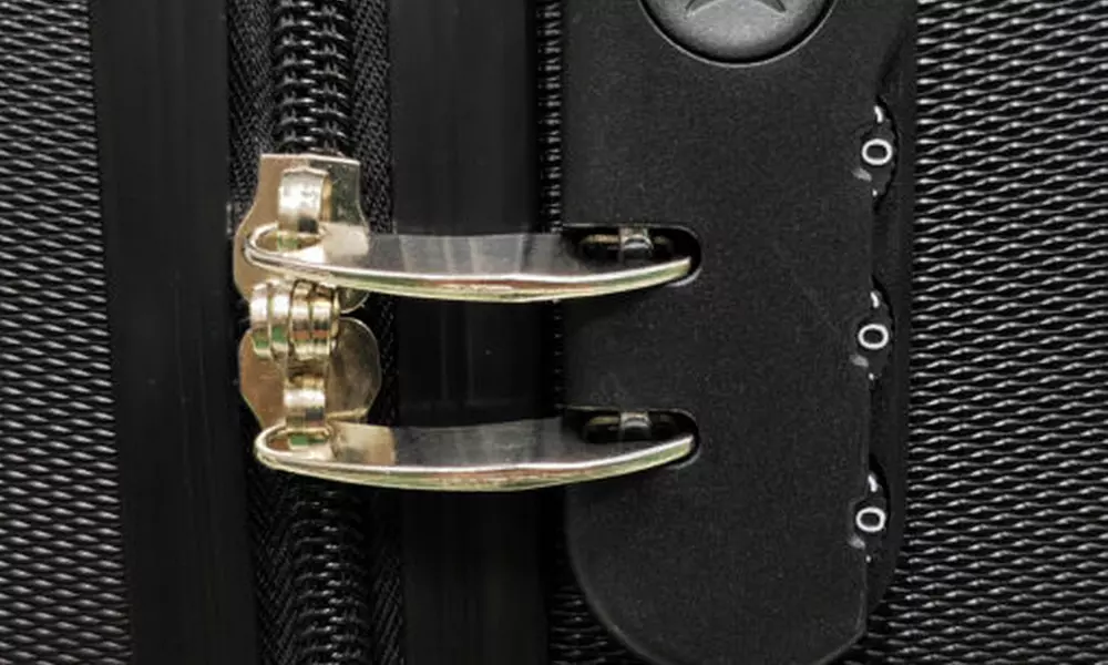 18'' Cabin Suitcase - ABS Hard Shell, Spinner Wheels, Lock