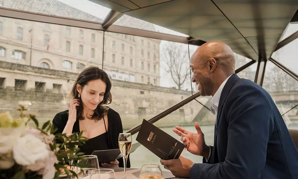 Déjeuner ou dîner croisière avec Bateaux Mouches