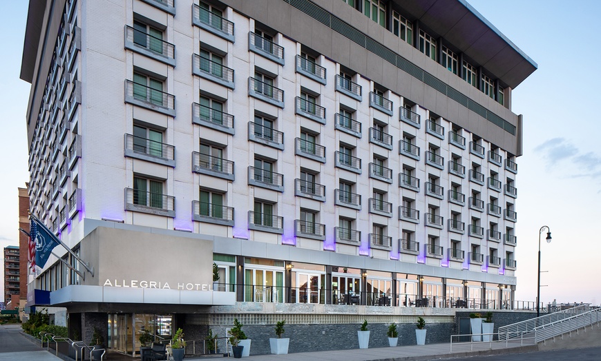 Image 36: Member-Only Deal: Allegria Hotel