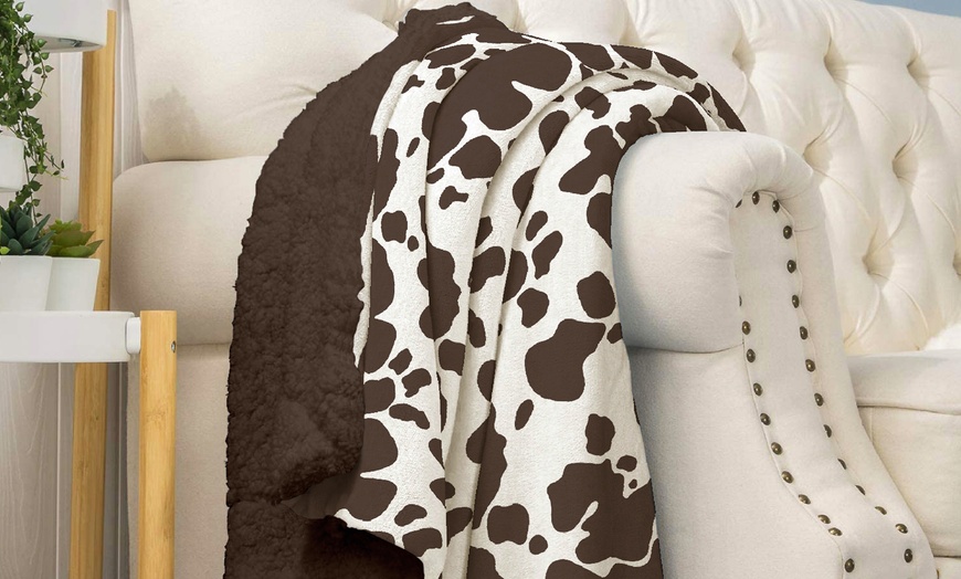 Image 1: Ultrasoft sherpa & microfiber deken