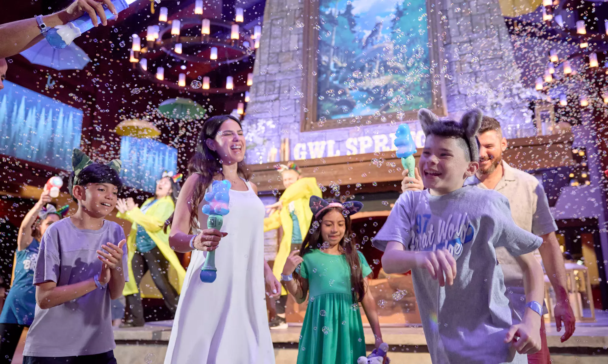 Luxury Family-Friendly Waterpark Resort in Webster with Passes