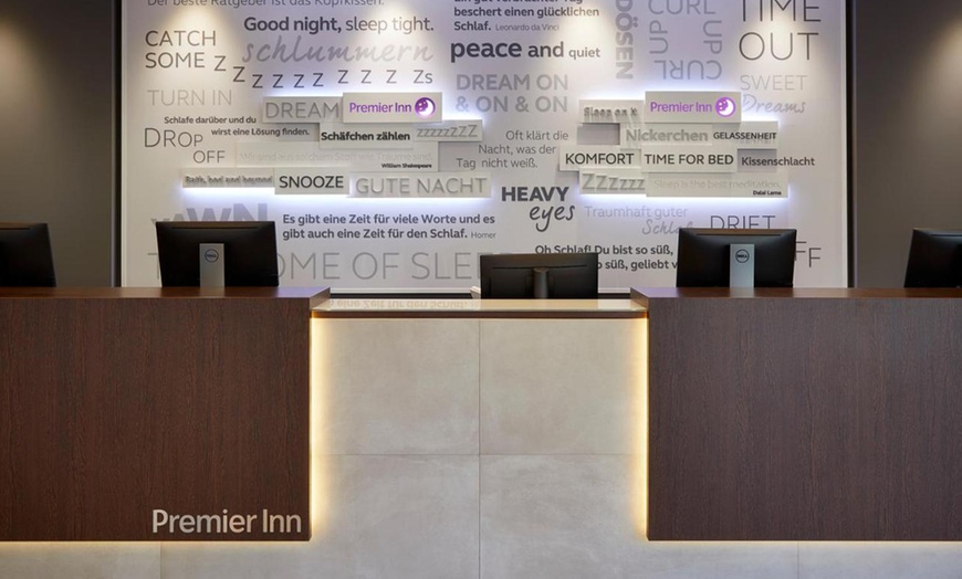 Image 3: Deutschland: 1 Nacht für 2 Personen in einem von 54 Premier Inn Hotels