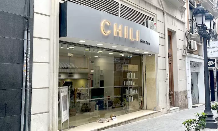 Sesión de peluquería completa con opción a tinte de raíz o mechas balayage para 1 persona, ahorra hasta un 56% - Second Medium