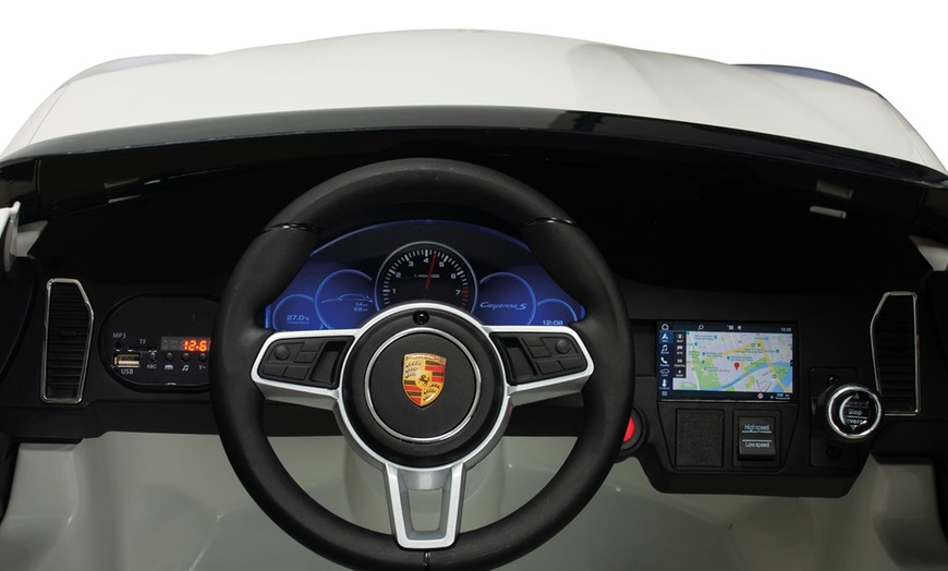Image 11: Voiture Porsche Cayenne S 12V blanche d'Injusa