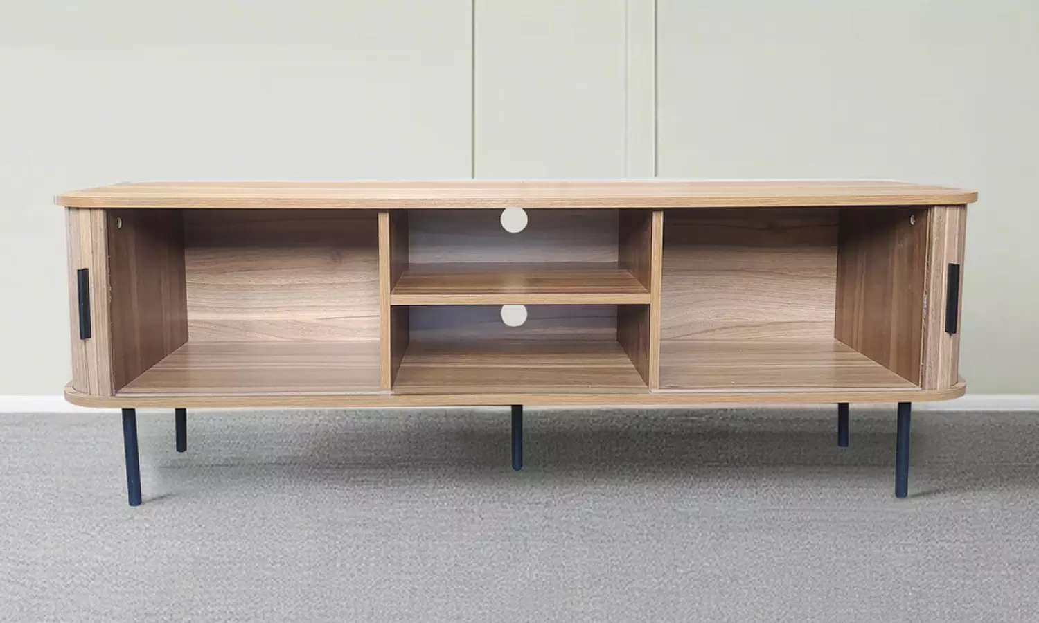 Meuble TV "Ambon" en bois cannelé avec portes coulissantes 140 cm