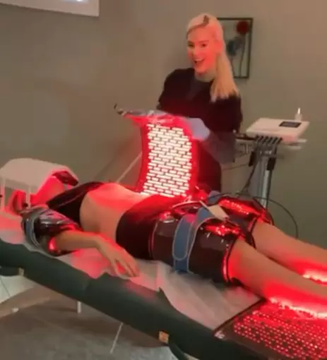 Melt Away Fat with Non-Invasive Laser Lipo - Red Light Therapy at Life Sculpt Chicago Locations (Up to 82% Off) - Primary Image