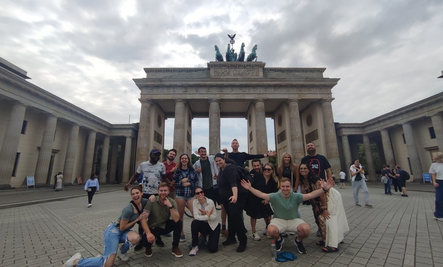 Image 2: City Walking Tour durch Berlin für 1 - 6 Personen