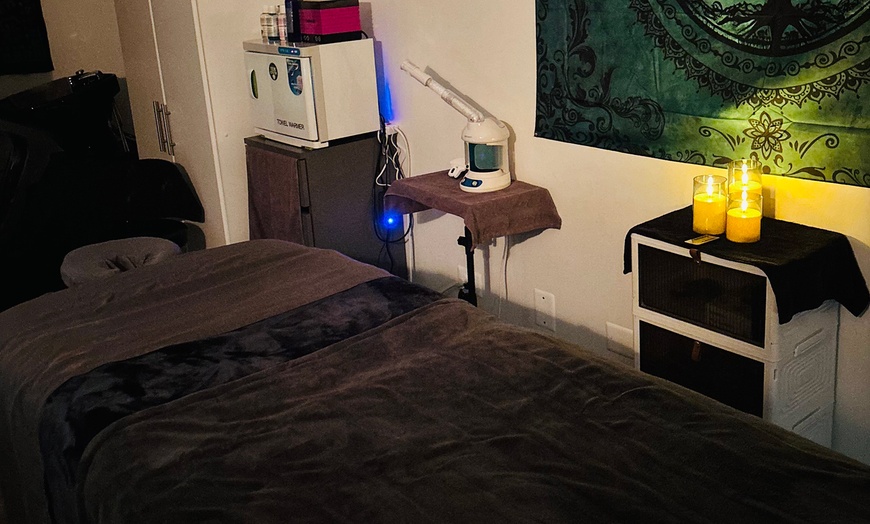 Image 2: 60- or 90-Min Swedish Massage with Add-Ons
