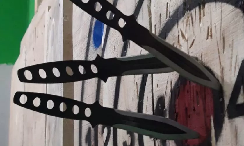 Rzucaj siekierkami, nożami i shurikenami: 60 lub 90 minut adrenaliny