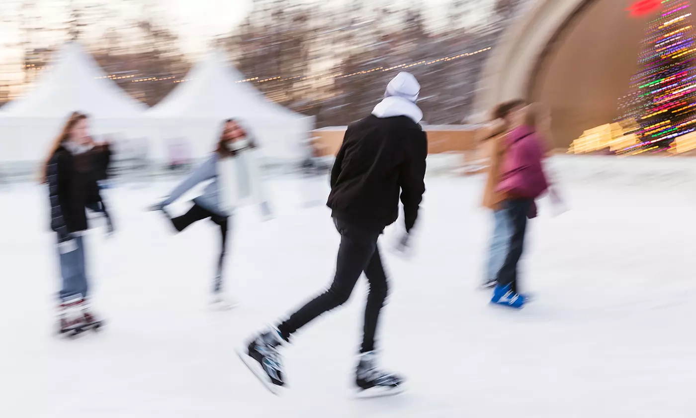 1 Std. Eisstockschießen auf 1 Bahn für bis zu 10 Personen