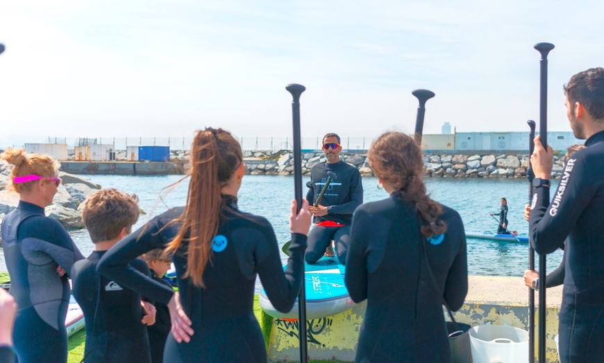 Image 6: Amanecer, atardecer o bautizo en paddlesurf con instructor para 1 o 2