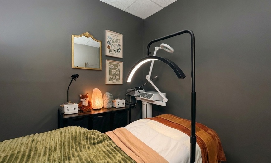Image 5: Refresh with 1, 2, or 3 60-Minute Deep Pore Cleansing Facial Sessions