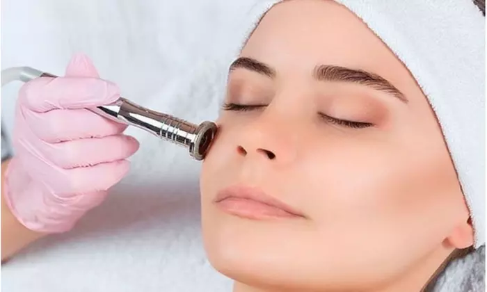 Limpieza facial con punta de diamante en Tulime Salón De Belleza