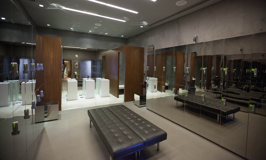 Image 3: Choice of 30-Minute 5* Treatment