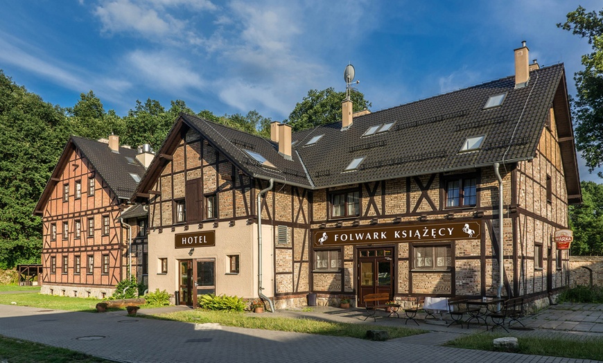 Image 21: Niederschlesien: Doppelzimmer mit Halbpension auf dem Schloss
