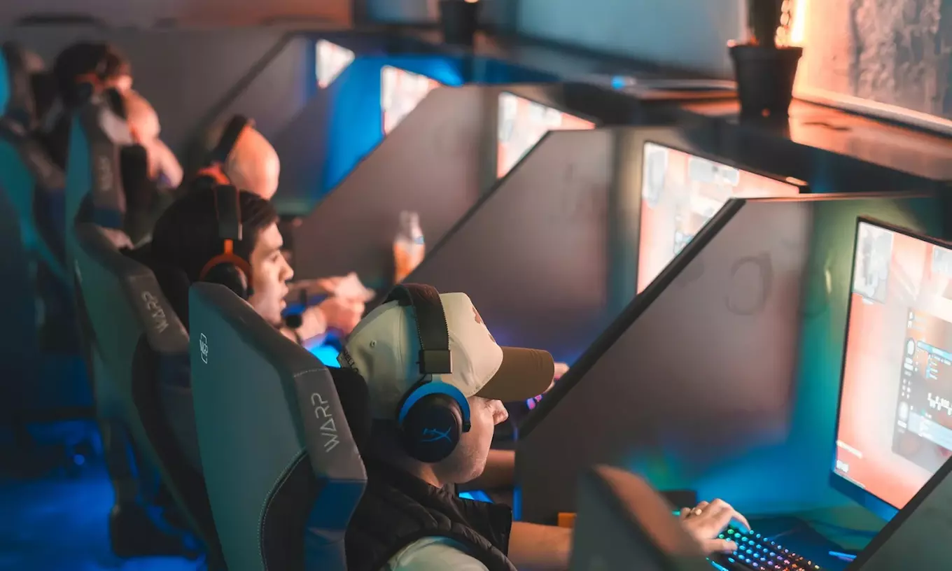 Enjoy Day, Morning, or Monthly Access and Hourly Game Tickets at Esport Arena Gaming Club (Up to 47% Off) - Primary Image
