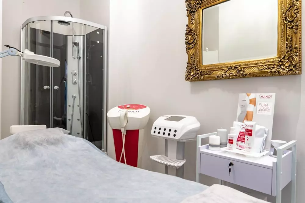 Zabieg na okolice pod oczami lub AntiAging z mezoterapią nanoigłową