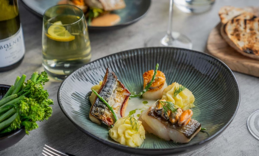 Image 23: Brighton: Seafront Stay for 2 with Breakfast, Welcome Drink & Dinner