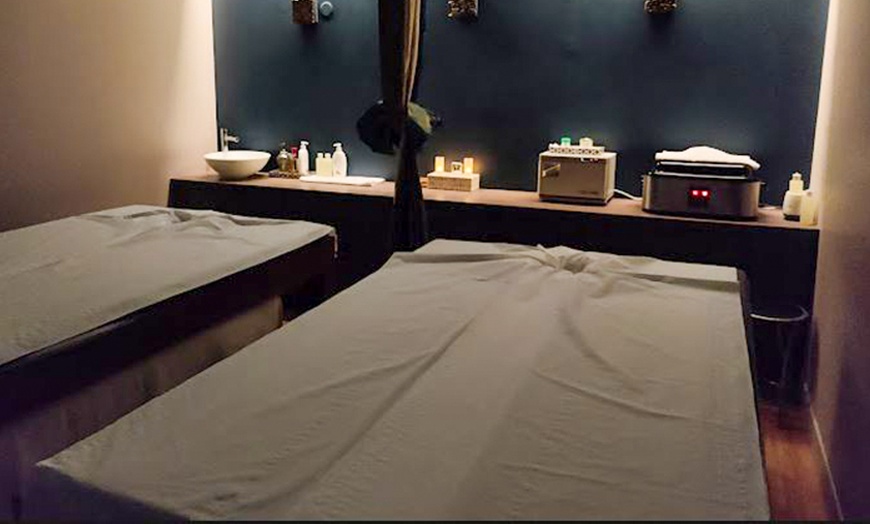 Image 5: Dans un écrin de bien-être à Bastille : massage aux pierres chaudes