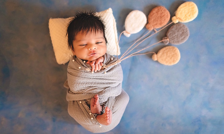 Image 16: Newborn Photography: Get a Standard, Deluxe or Solo Collection