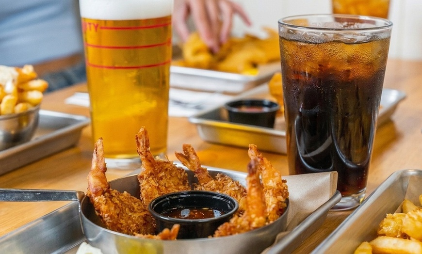 Image 14: Enjoy C$50 or C$100 Towards Food and Drinks at Joey's Fish Shack  