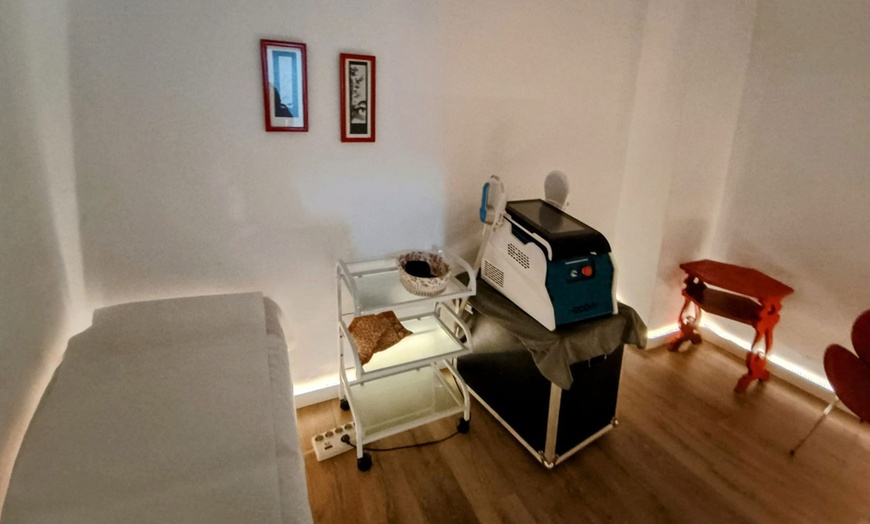 Image 11: Hasta 9 sesiones de electroestimulación y masaje drenante en Les Corts