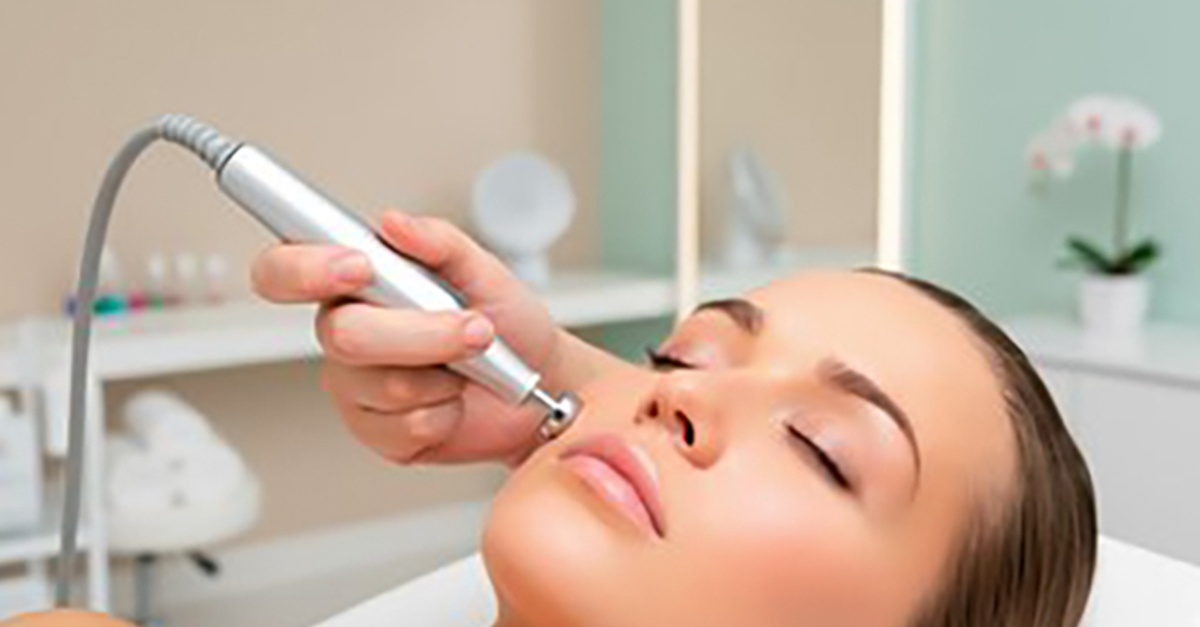 Tratamiento de limpieza facial Basic o Premium en Valencia