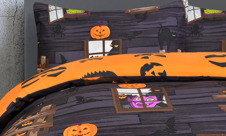 Image 5: Haunted House Duvet Set, Reversible Design